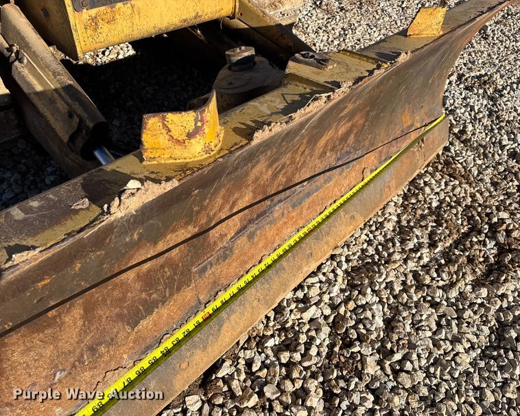 image for item EN0885 1989 John Deere 550G dozer