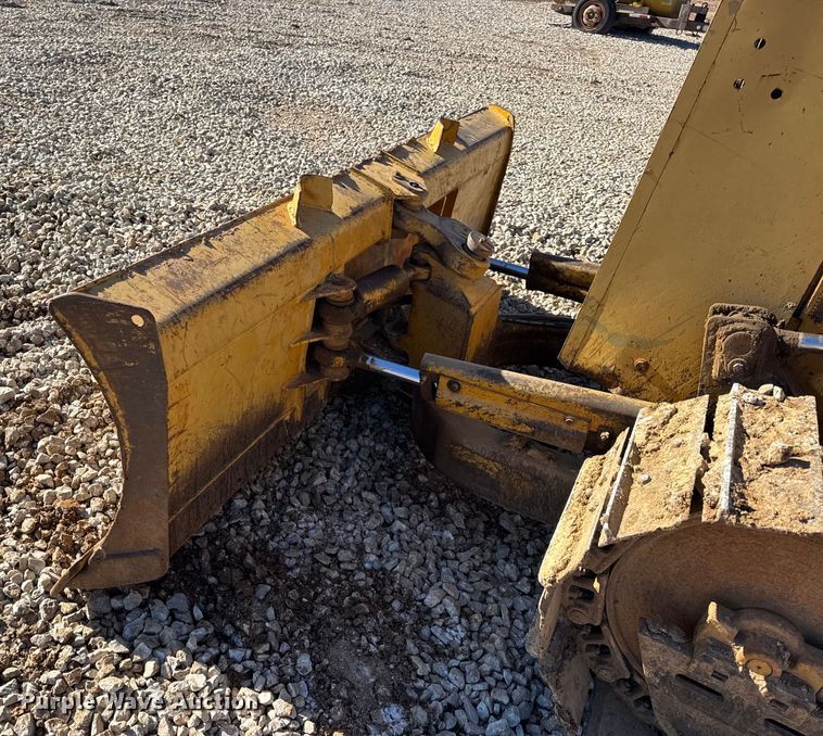 image for item EN0885 1989 John Deere 550G dozer