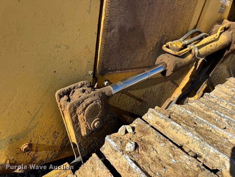 image for item EN0885 1989 John Deere 550G dozer