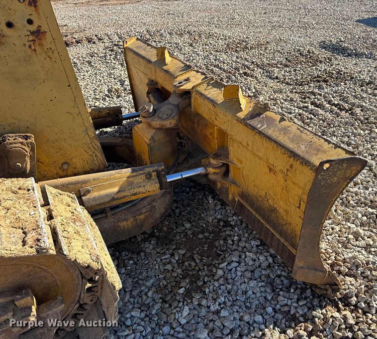 image for item EN0885 1989 John Deere 550G dozer