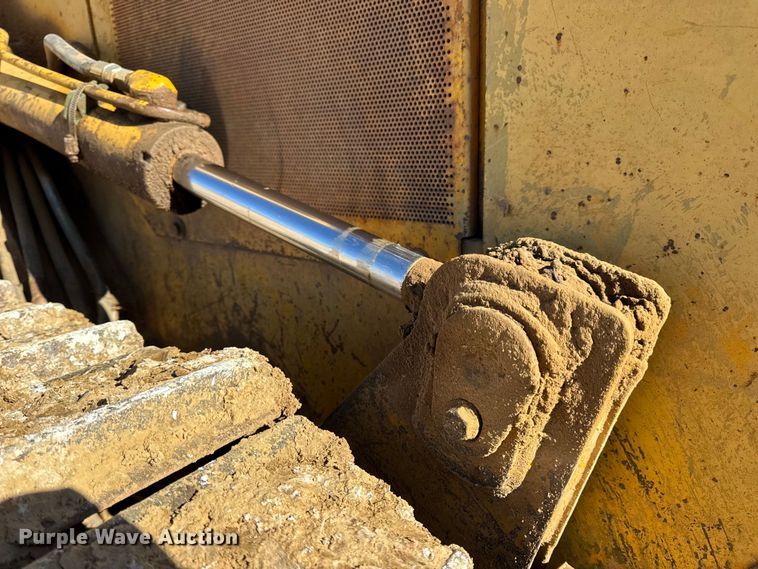 image for item EN0885 1989 John Deere 550G dozer