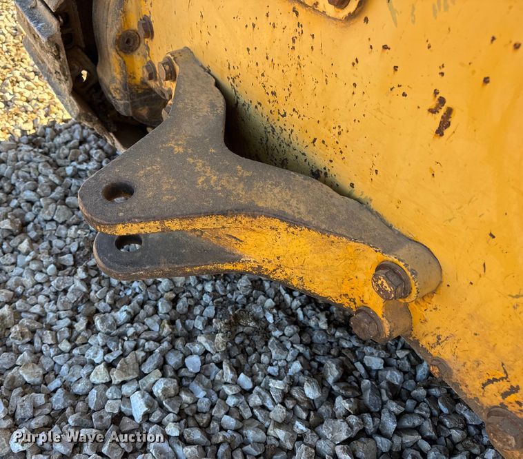 image for item EN0885 1989 John Deere 550G dozer