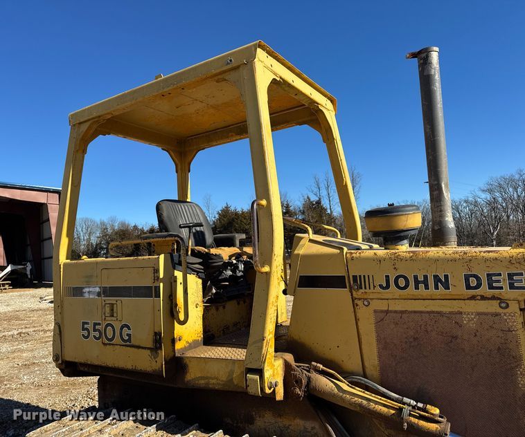 image for item EN0885 1989 John Deere 550G dozer