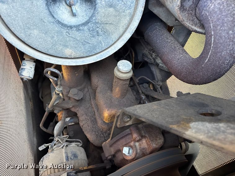 image for item EN0885 1989 John Deere 550G dozer