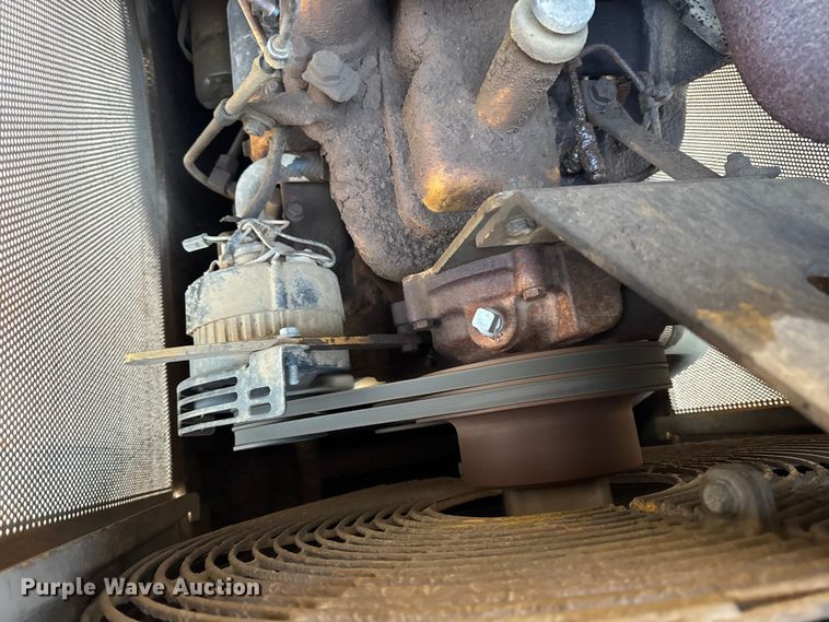 image for item EN0885 1989 John Deere 550G dozer