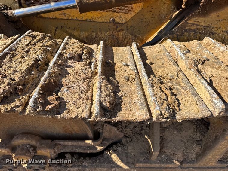 image for item EN0885 1989 John Deere 550G dozer