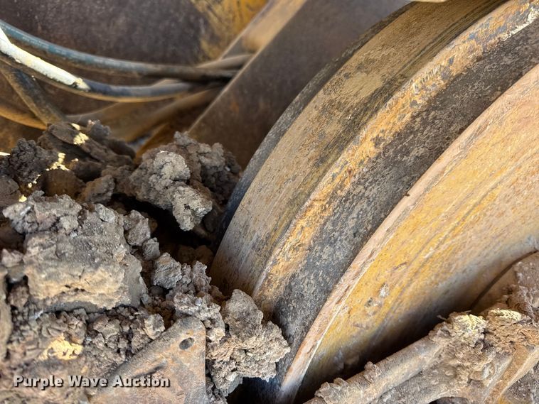 image for item EN0885 1989 John Deere 550G dozer