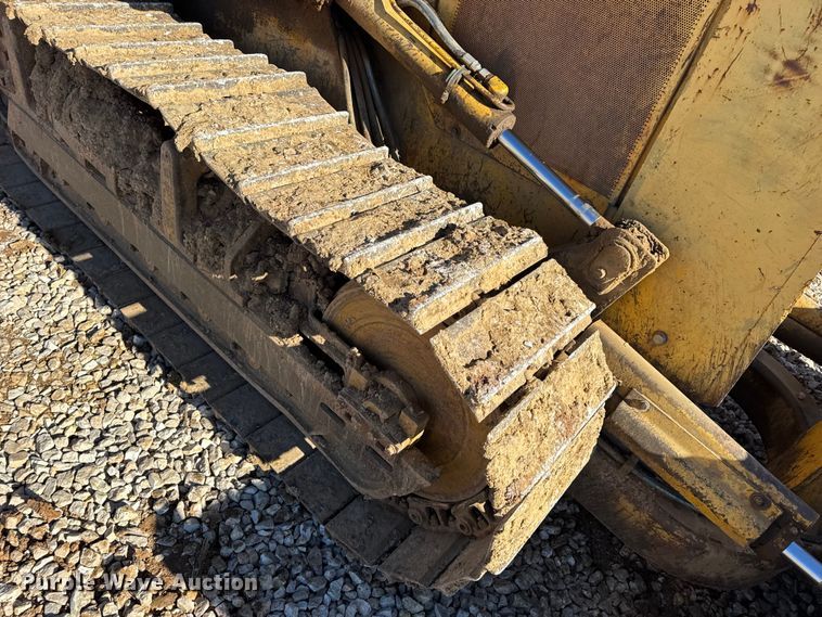 image for item EN0885 1989 John Deere 550G dozer