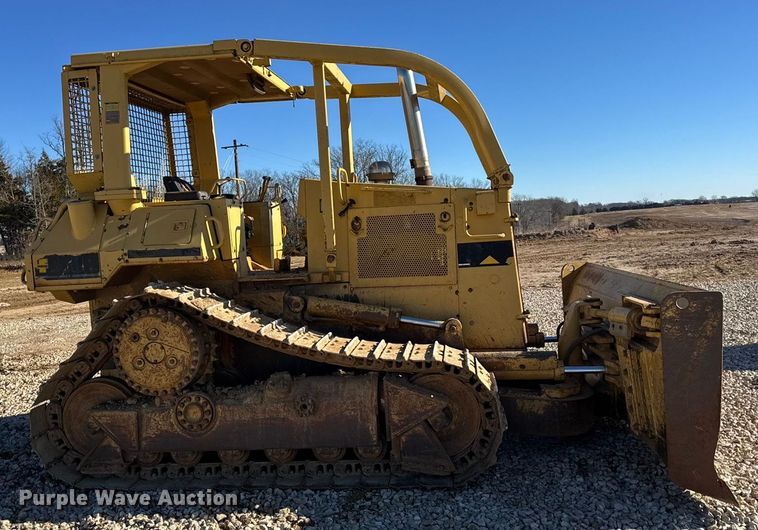 image for item EN0886 1990 Caterpillar D5H dozer
