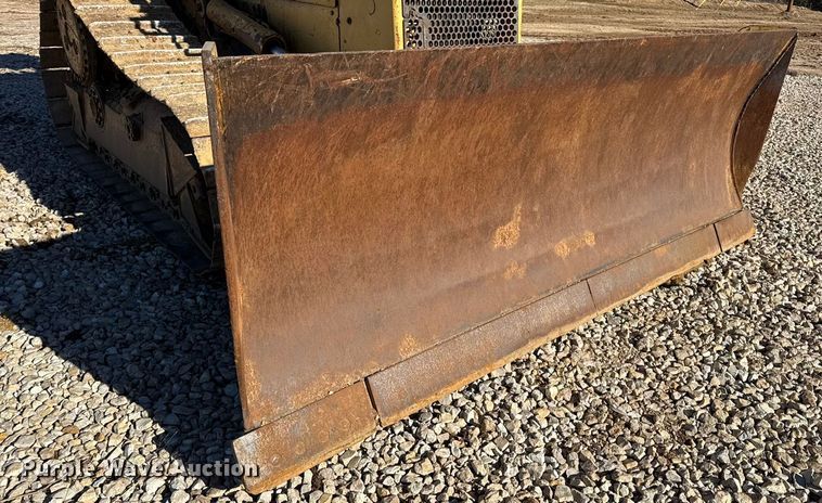 image for item EN0886 1990 Caterpillar D5H dozer