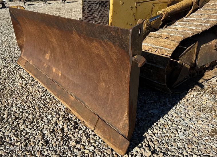 image for item EN0886 1990 Caterpillar D5H dozer