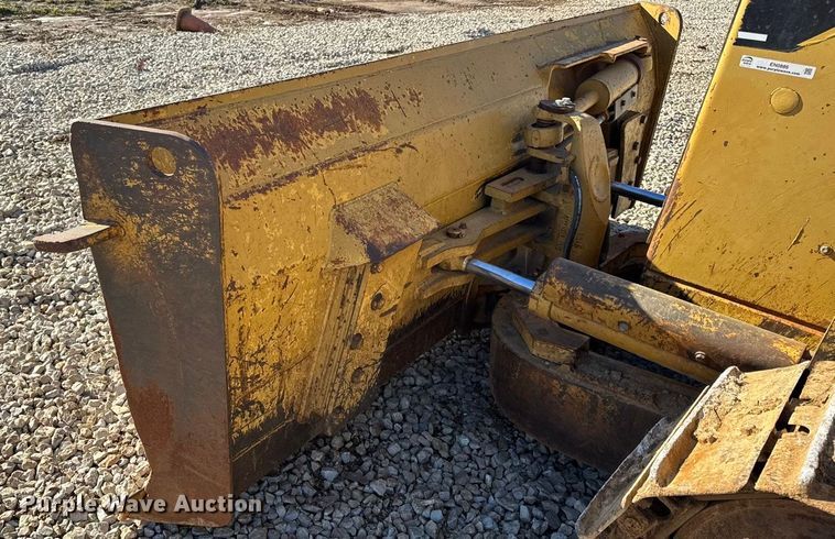 image for item EN0886 1990 Caterpillar D5H dozer