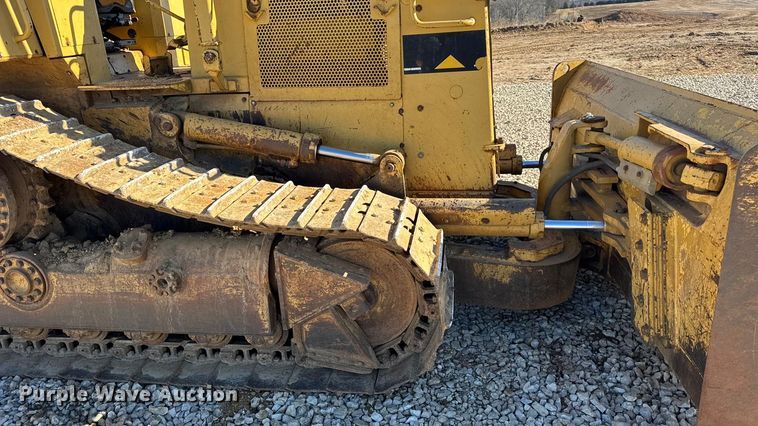 image for item EN0886 1990 Caterpillar D5H dozer