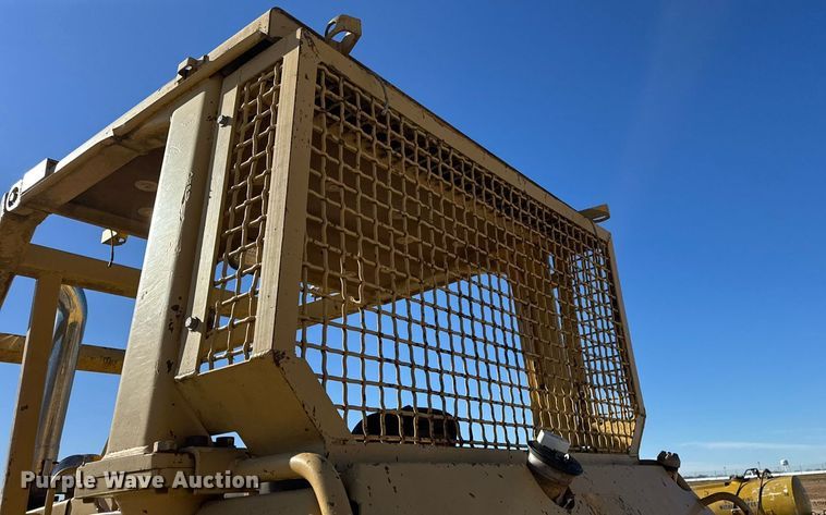 image for item EN0886 1990 Caterpillar D5H dozer