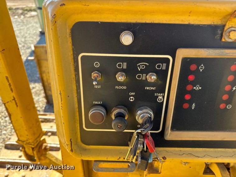 image for item EN0886 1990 Caterpillar D5H dozer