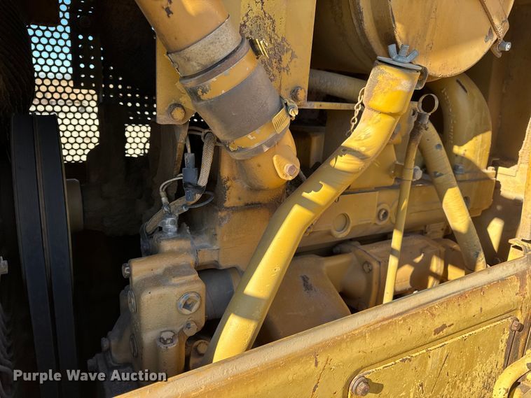 image for item EN0886 1990 Caterpillar D5H dozer