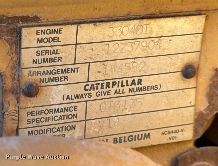 image for item EN0886 1990 Caterpillar D5H dozer