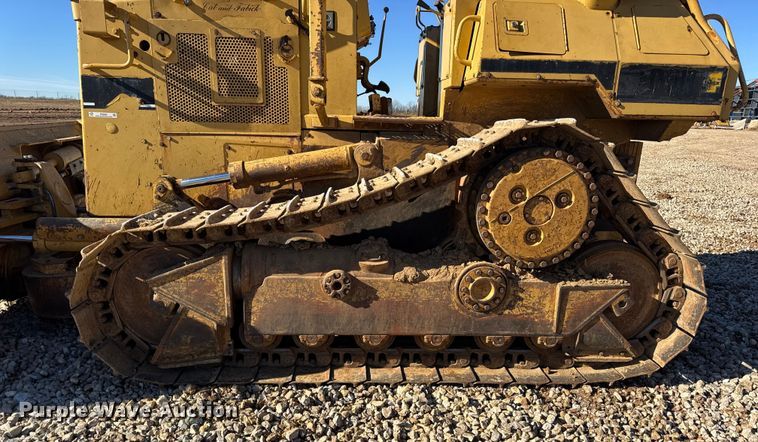 image for item EN0886 1990 Caterpillar D5H dozer
