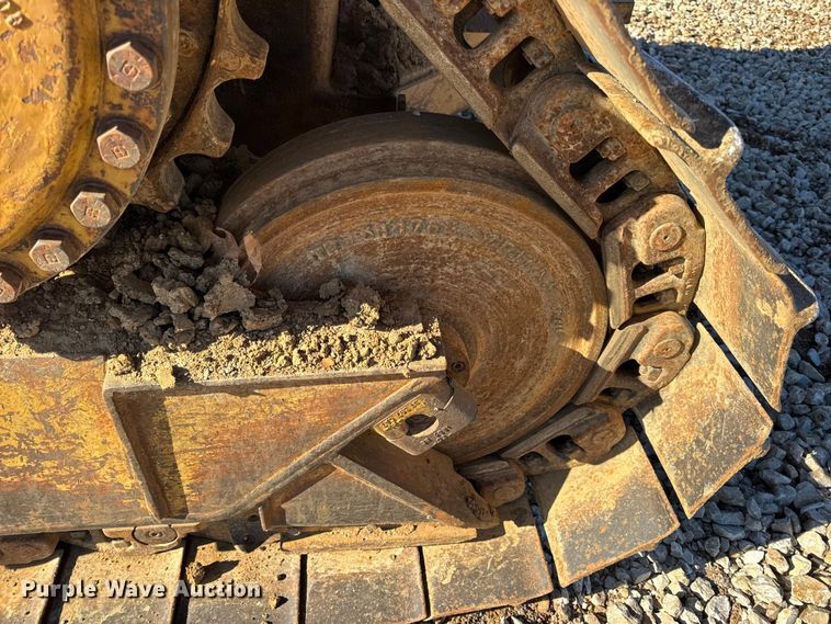 image for item EN0886 1990 Caterpillar D5H dozer