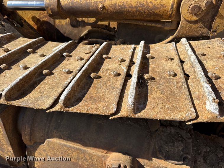 image for item EN0886 1990 Caterpillar D5H dozer