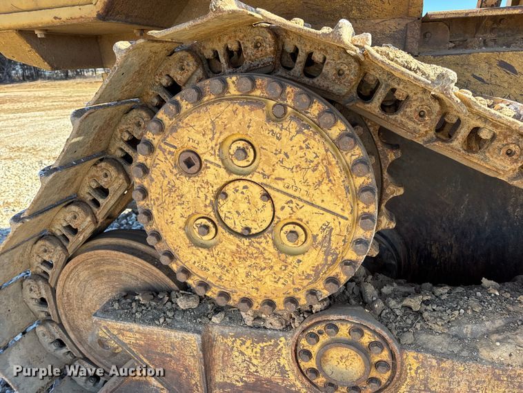 image for item EN0886 1990 Caterpillar D5H dozer
