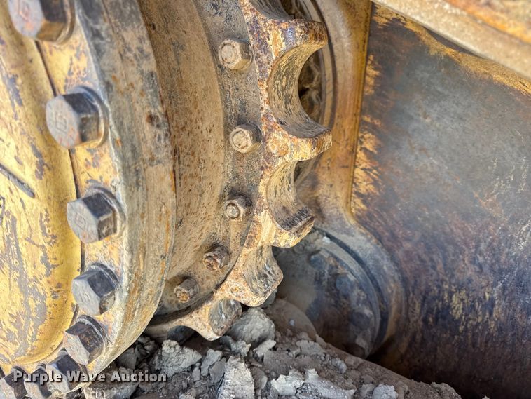 image for item EN0886 1990 Caterpillar D5H dozer