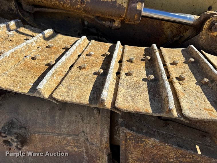 image for item EN0886 1990 Caterpillar D5H dozer