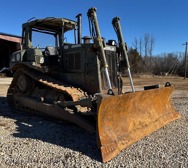 image for item EN0887 1992 Caterpillar D7H dozer