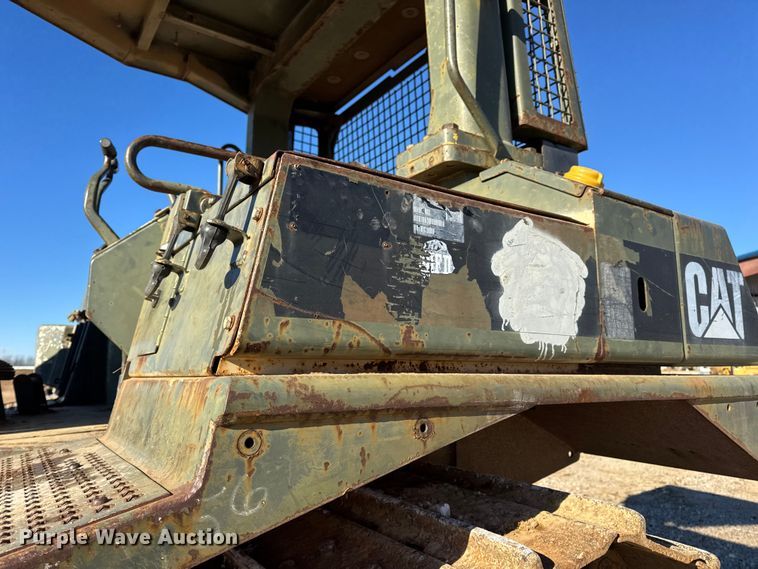 image for item EN0887 1992 Caterpillar D7H dozer