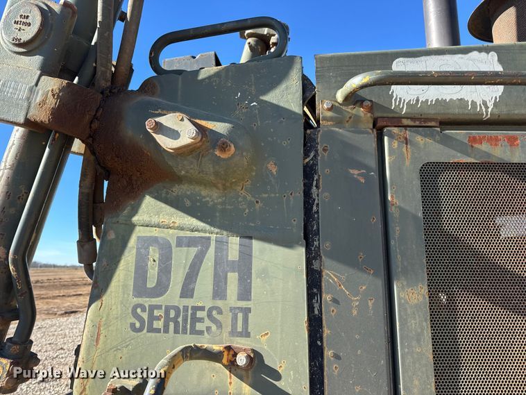 image for item EN0887 1992 Caterpillar D7H dozer
