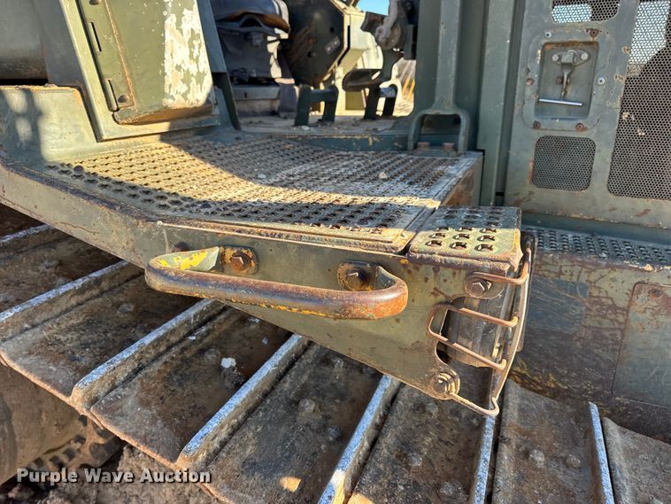 image for item EN0887 1992 Caterpillar D7H dozer