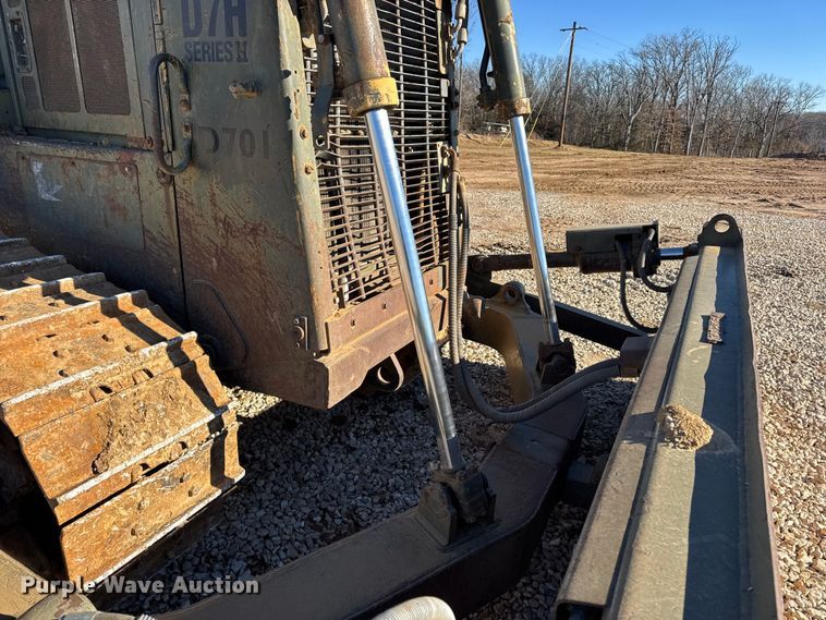 image for item EN0887 1992 Caterpillar D7H dozer