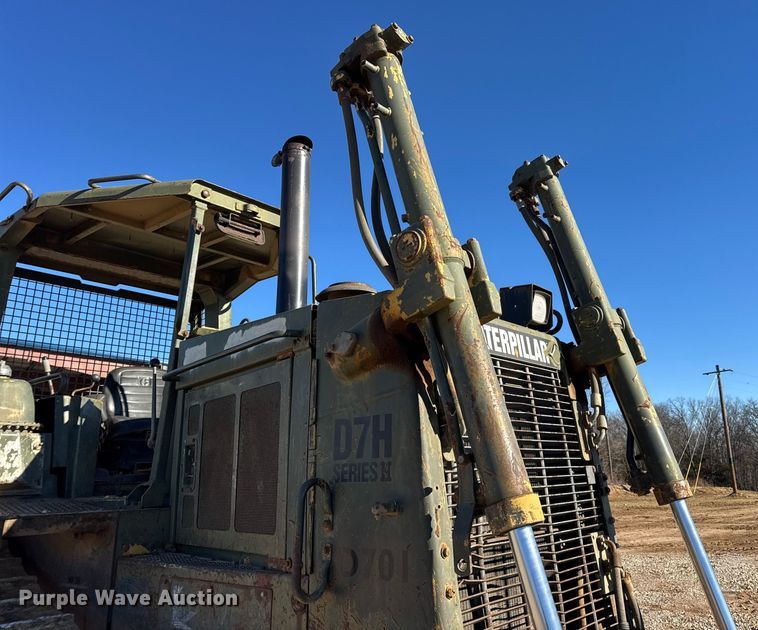 image for item EN0887 1992 Caterpillar D7H dozer