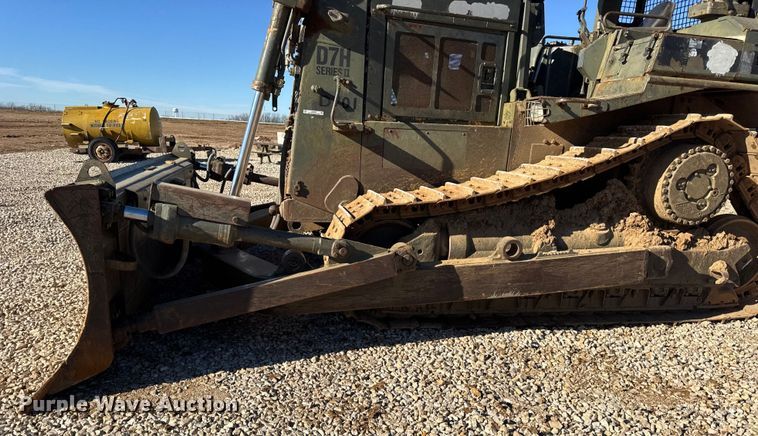 image for item EN0887 1992 Caterpillar D7H dozer