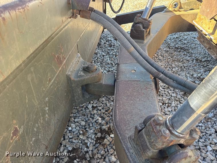 image for item EN0887 1992 Caterpillar D7H dozer