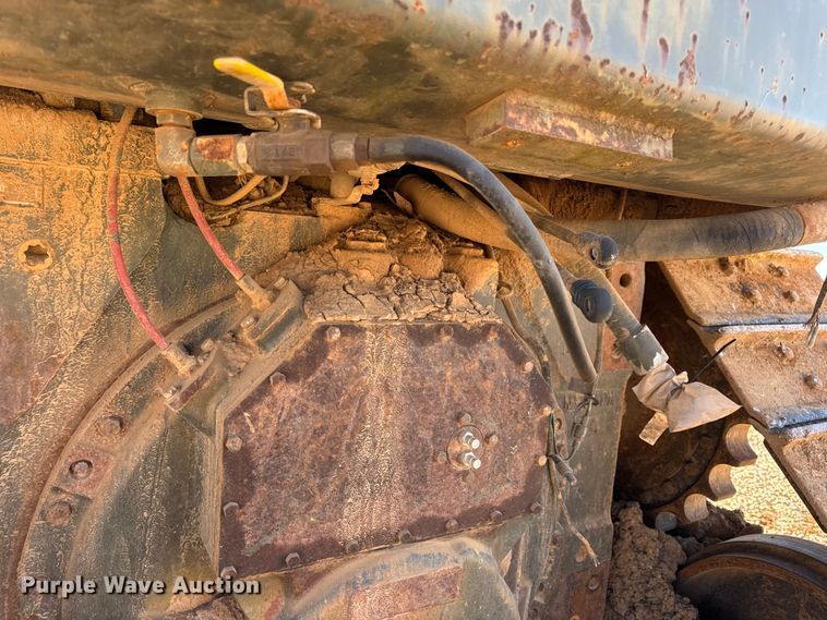 image for item EN0887 1992 Caterpillar D7H dozer