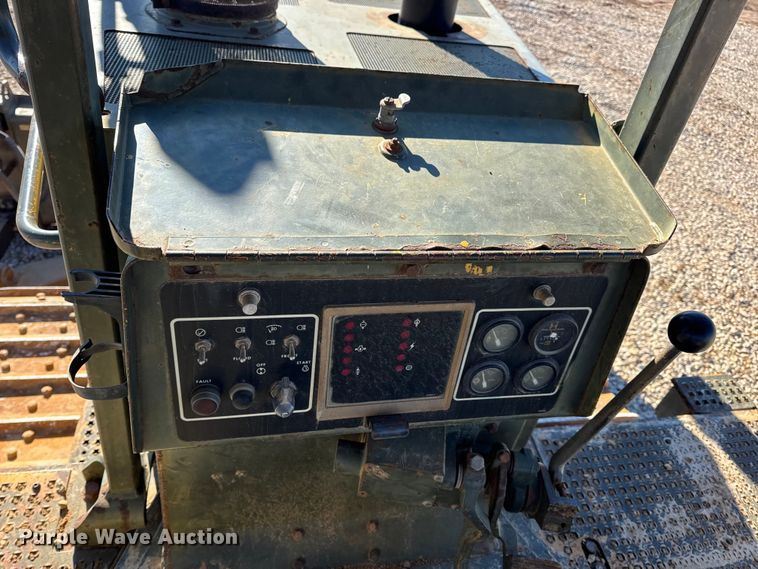 image for item EN0887 1992 Caterpillar D7H dozer