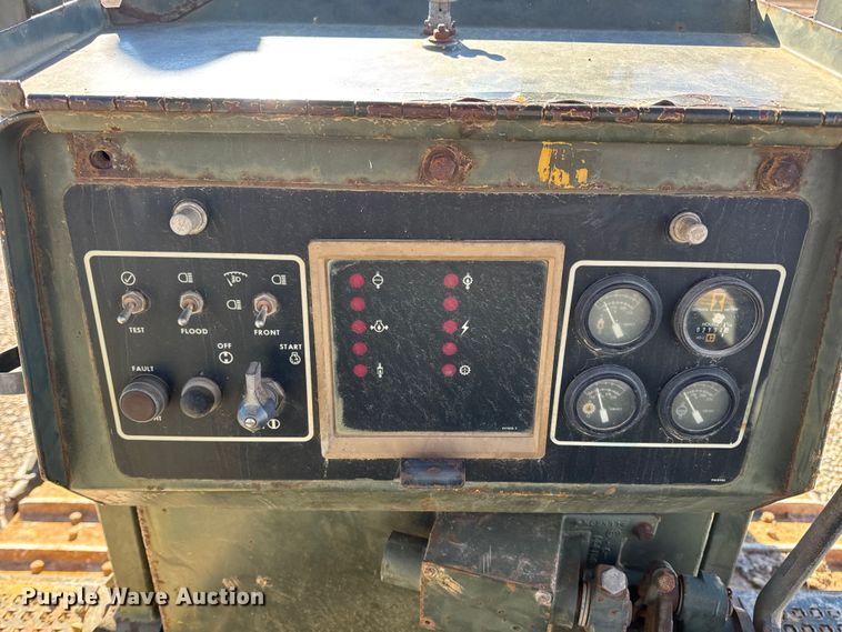 image for item EN0887 1992 Caterpillar D7H dozer