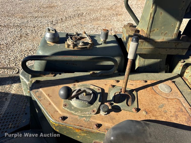 image for item EN0887 1992 Caterpillar D7H dozer