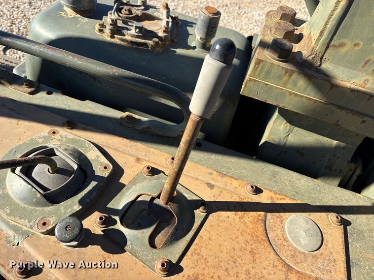 image for item EN0887 1992 Caterpillar D7H dozer