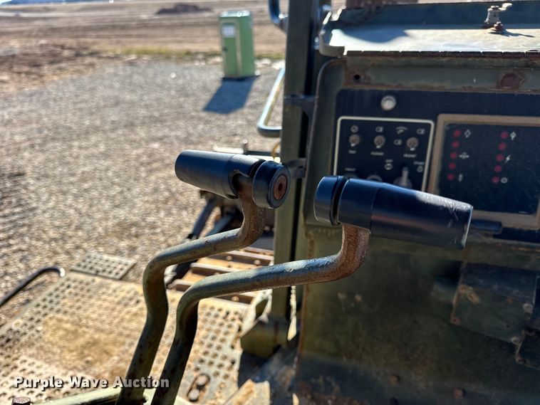 image for item EN0887 1992 Caterpillar D7H dozer