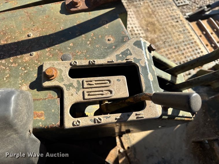 image for item EN0887 1992 Caterpillar D7H dozer