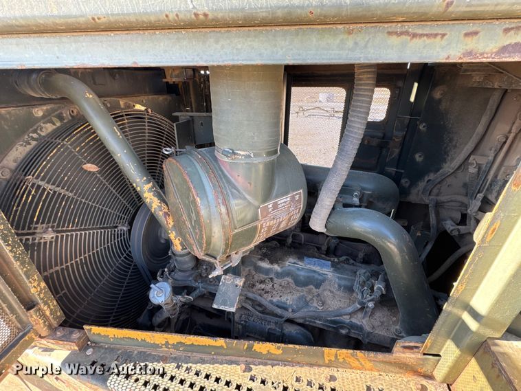 image for item EN0887 1992 Caterpillar D7H dozer