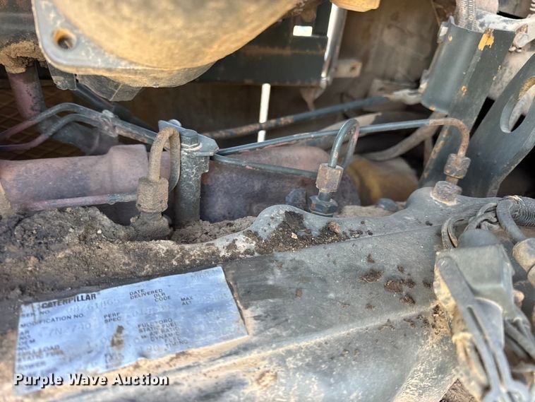 image for item EN0887 1992 Caterpillar D7H dozer