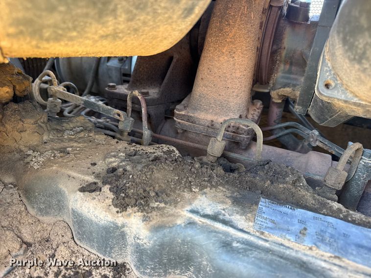 image for item EN0887 1992 Caterpillar D7H dozer