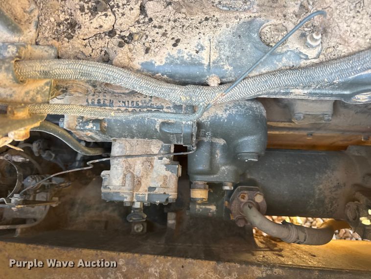 image for item EN0887 1992 Caterpillar D7H dozer