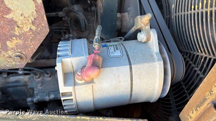 image for item EN0887 1992 Caterpillar D7H dozer