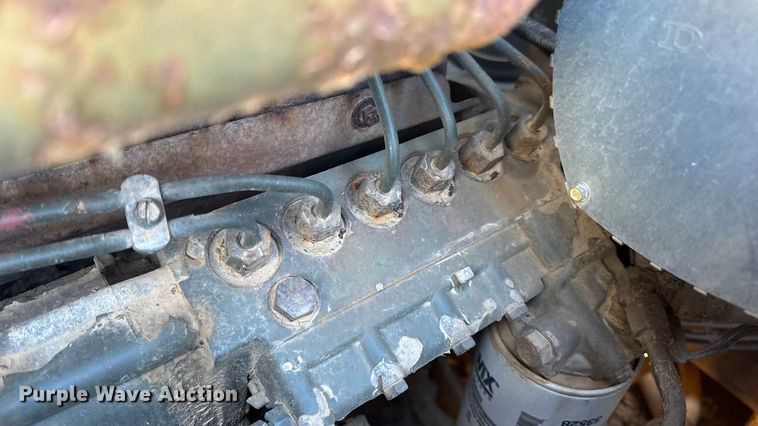 image for item EN0887 1992 Caterpillar D7H dozer