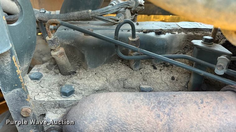 image for item EN0887 1992 Caterpillar D7H dozer