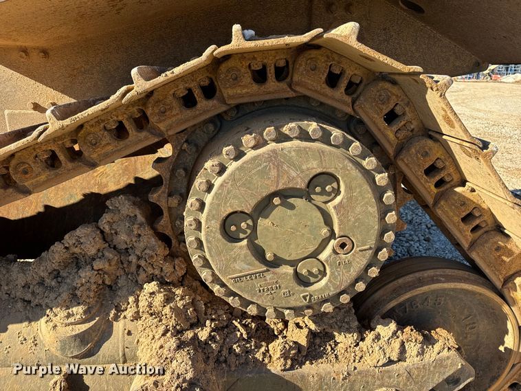 image for item EN0887 1992 Caterpillar D7H dozer